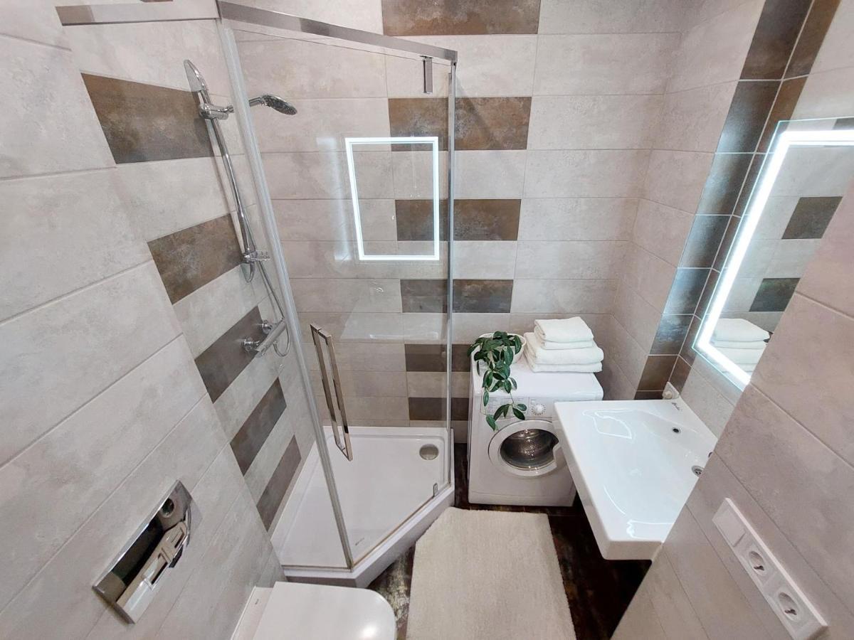 Monro Apartment ลวีฟ ภายนอก รูปภาพ